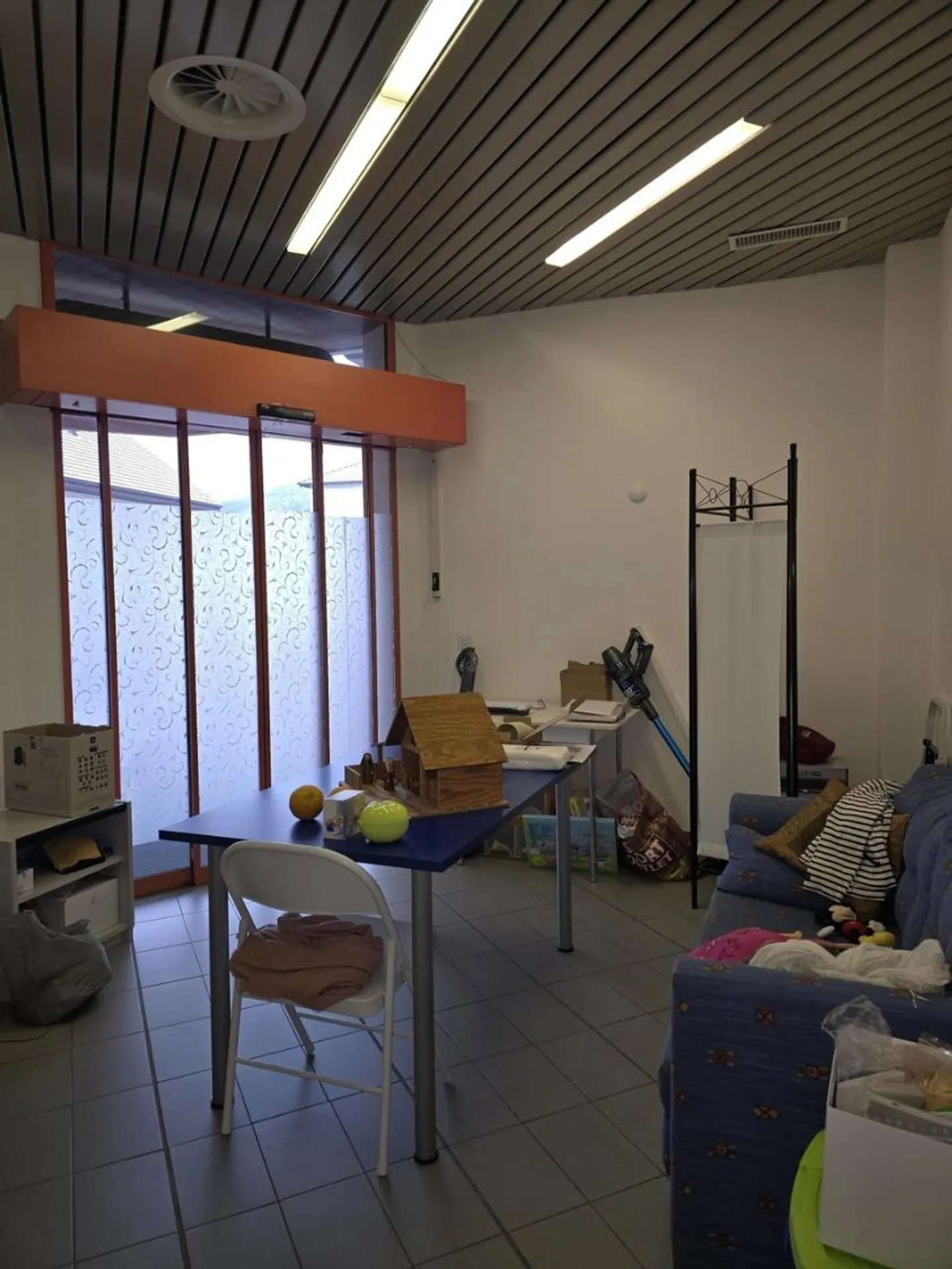 Surface de vente de 60 m2 de plain-pied avec vitrines - Photo 3 sur 5