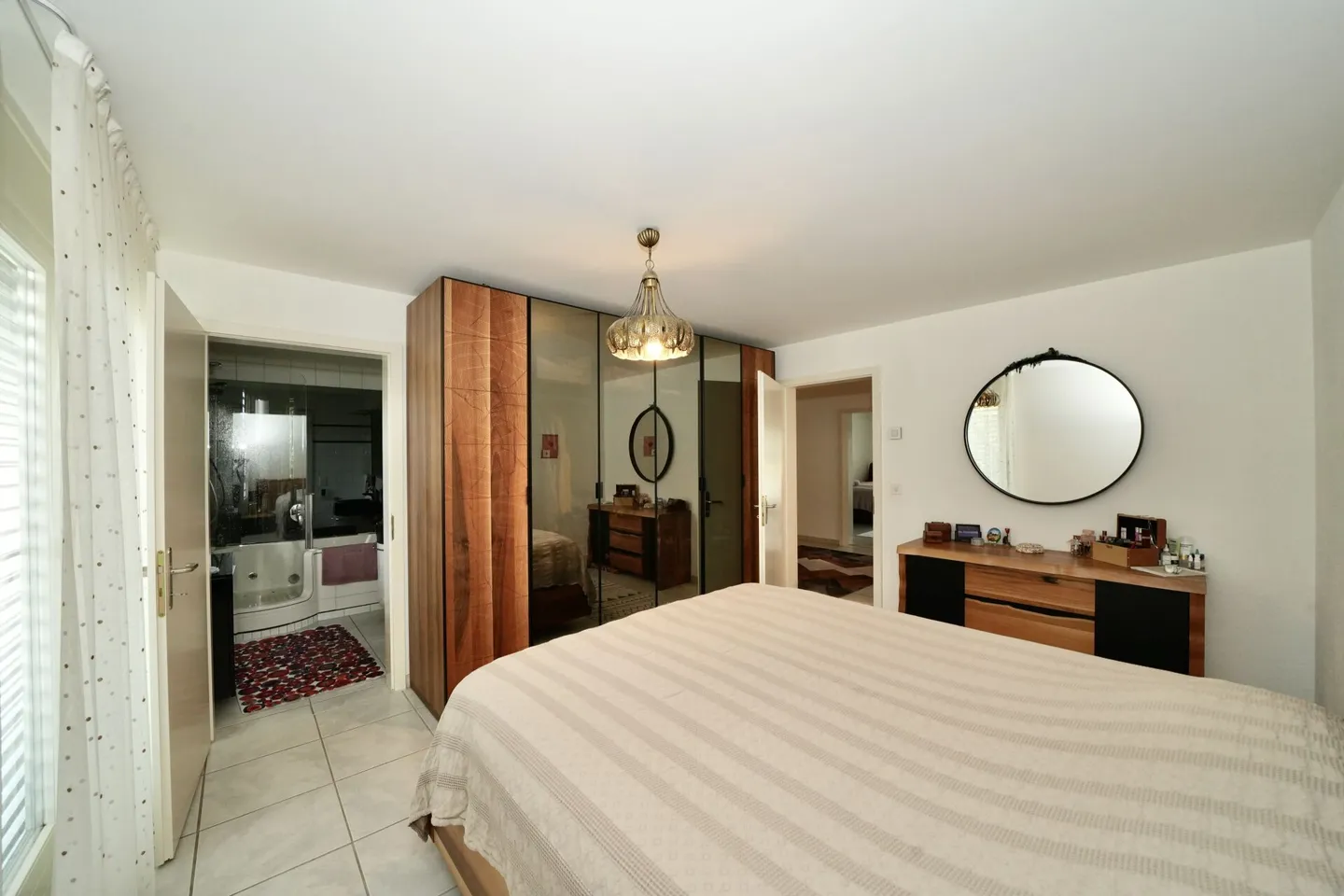 APPARTEMENT SPACIEUX DANS UN EMPLACEMENT CENTRAL - Photo 5 sur 7