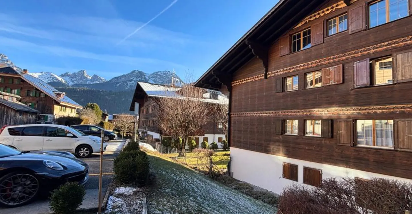 Charmante 4,5-Zimmer-Wohnung im Zentrum von Chateau-d'Oex - Foto 6 von 7