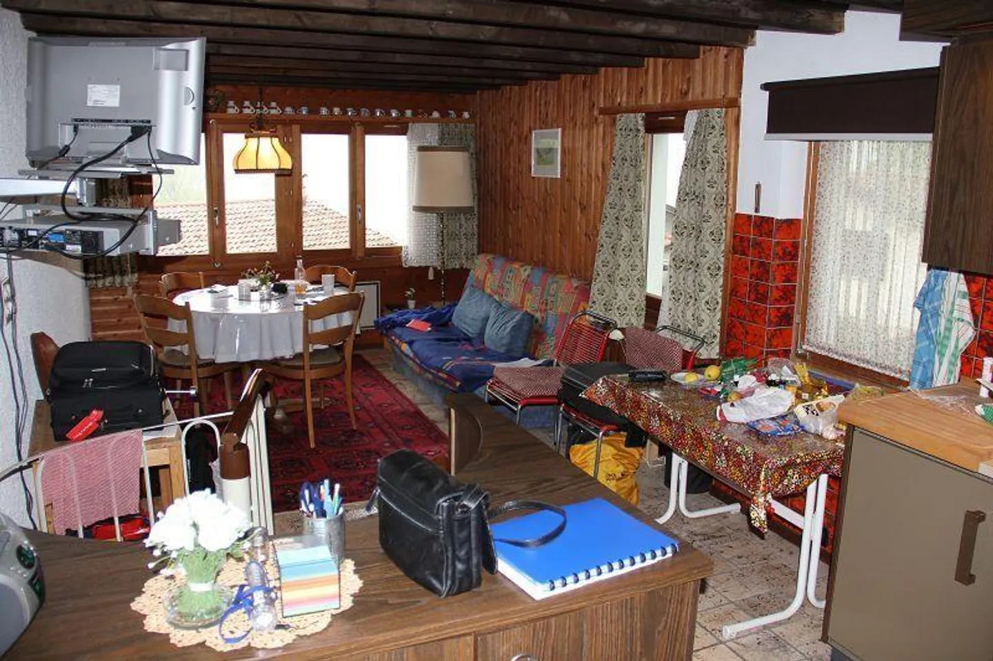 partie de maison de 2 pièces avec petite terrasse - Photo 3 sur 8