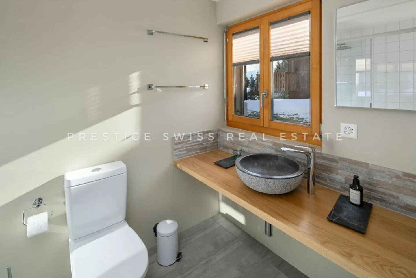 Exclusive Chalet with Stunning Views - Photo 13 of 18