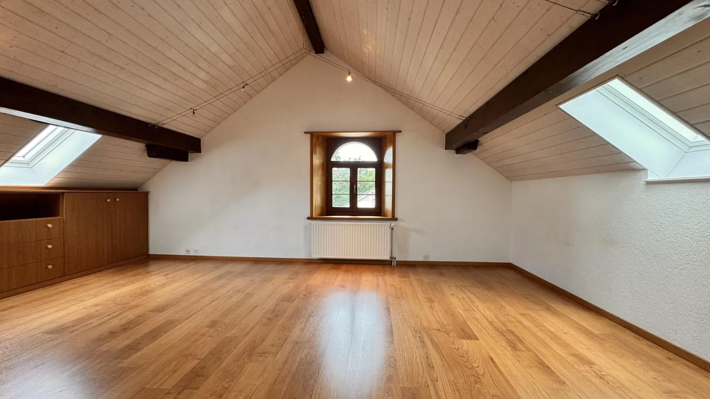 Charming building with 20 rooms - Photo 16 of 16