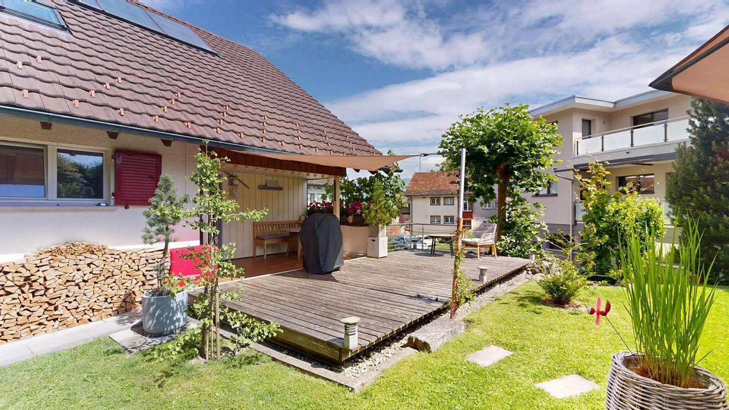 Grosszügiges Einfamilienhaus mit Einliegerwohnung und Büroräumlichk... - Foto 5 di 28