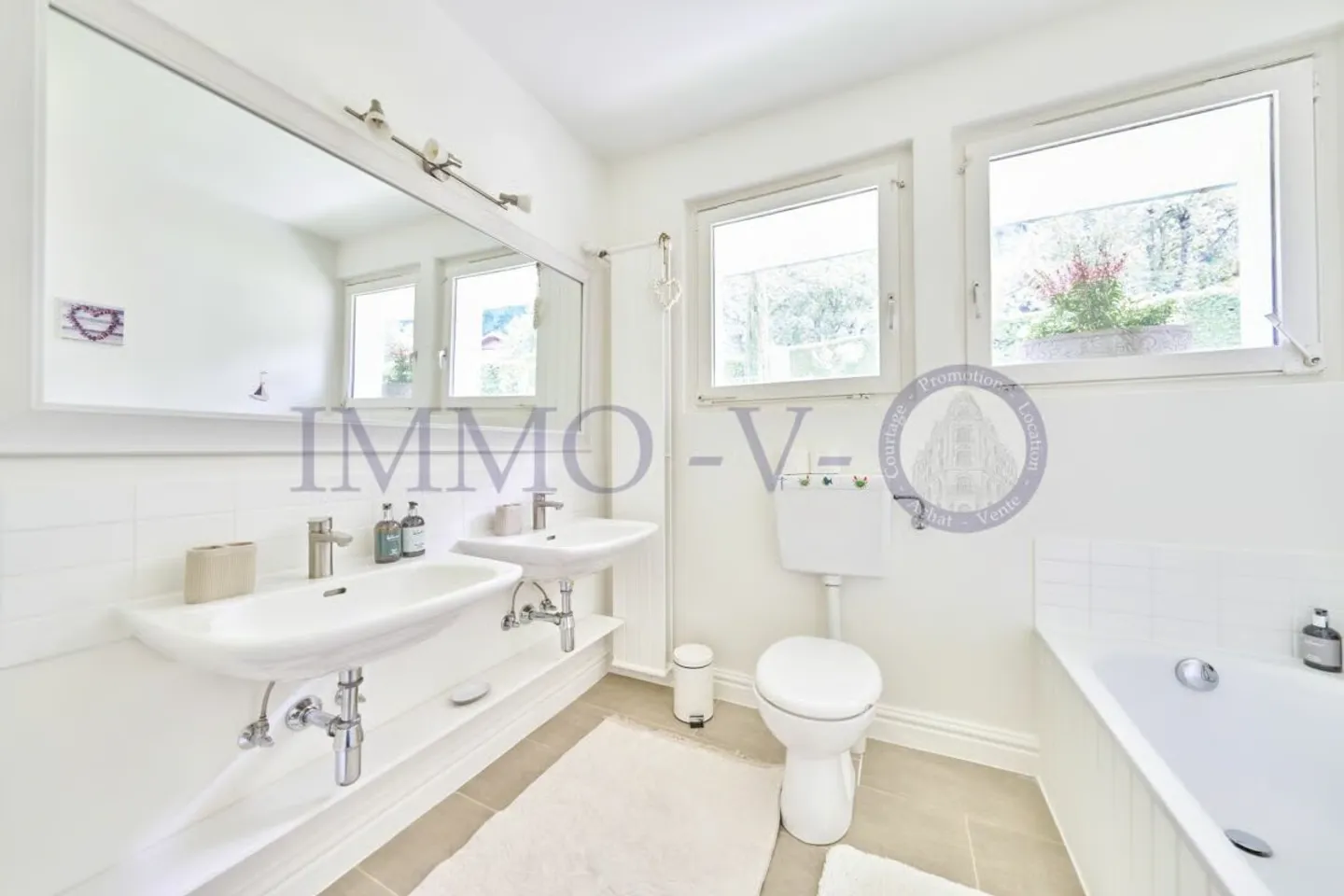 DE PRESTIGE AVEC PISCINE ET VUE PANORAMIQUE - MEUBLEE - Foto 19 di 20