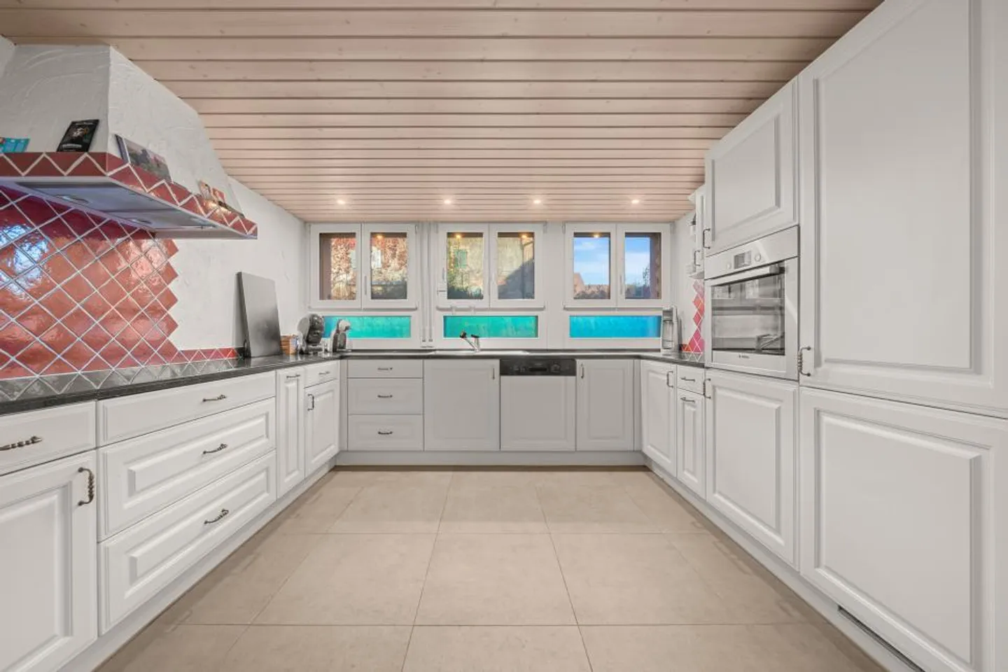 Spacious duplex fully renovated with large outdoor terrace - Photo 2 of 8