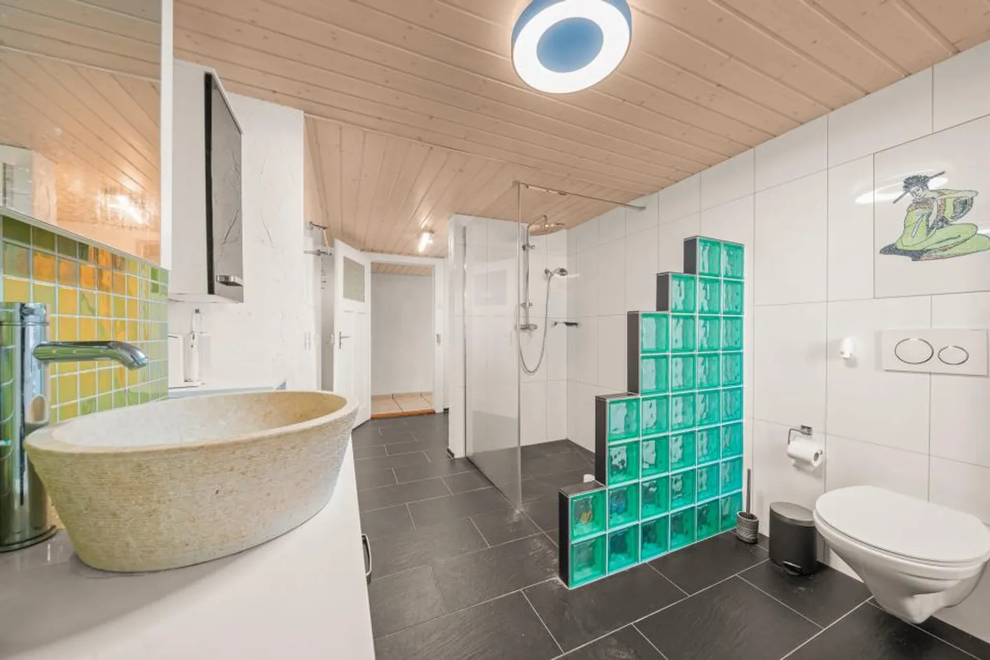 Spacious duplex fully renovated with large outdoor terrace - Photo 7 of 8