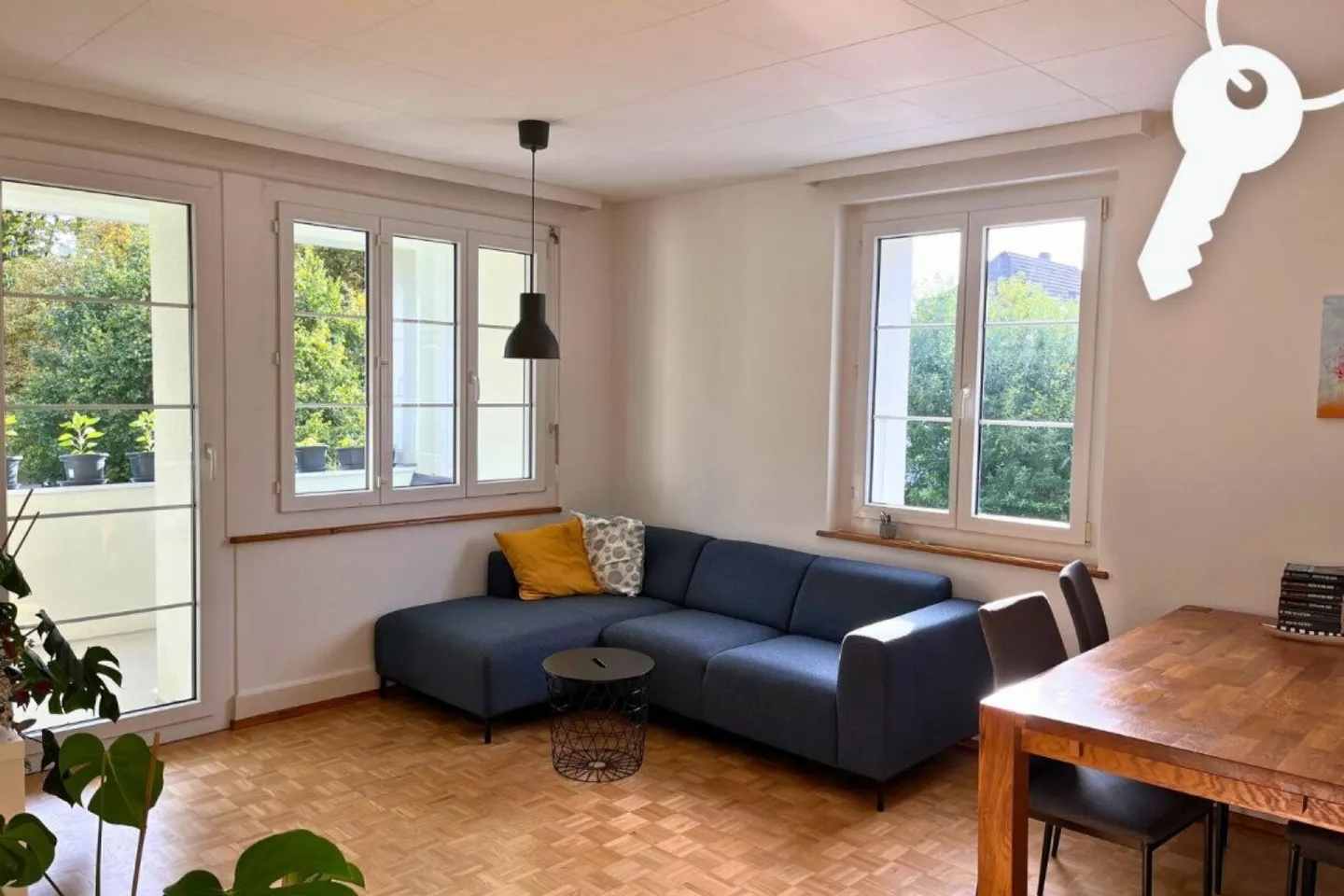 Beautiful 3-room old apartment in a quiet neighborhood - Photo 1 of 6