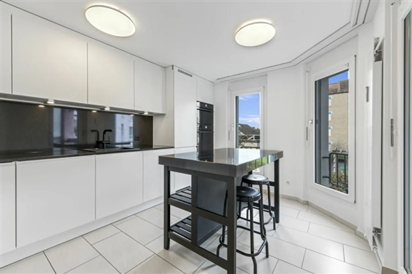 Appartement 3.5 pièces attrayant, entièrement rénové, bien situé à Wil SG - Photo 5 sur 20