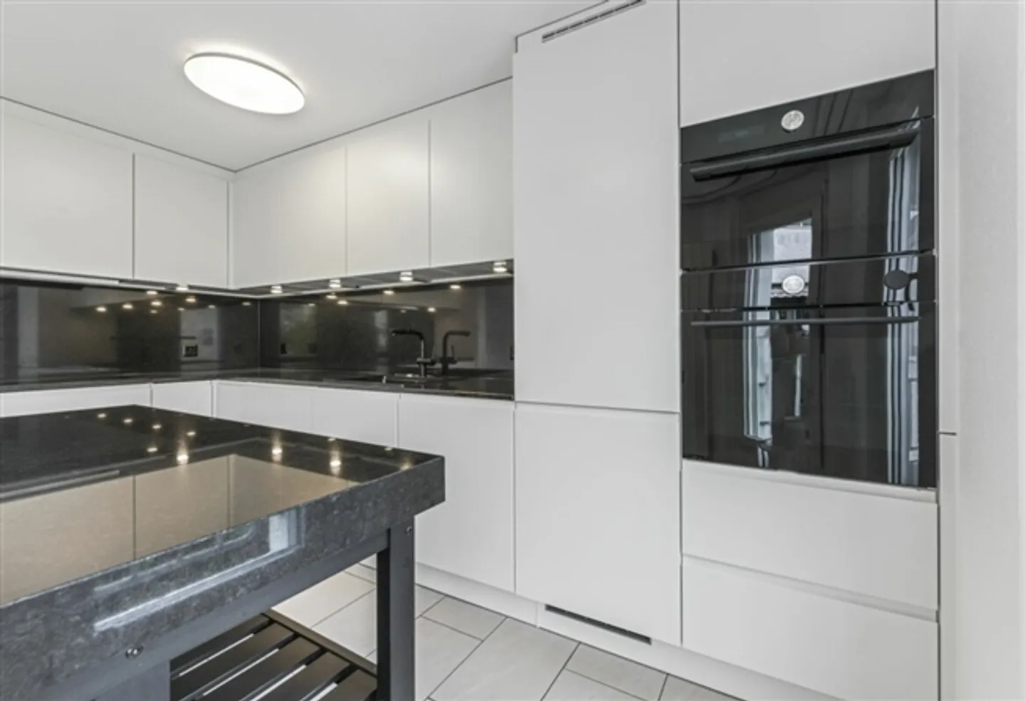 Appartement 3.5 pièces attrayant, entièrement rénové, bien situé à Wil SG - Photo 6 sur 20