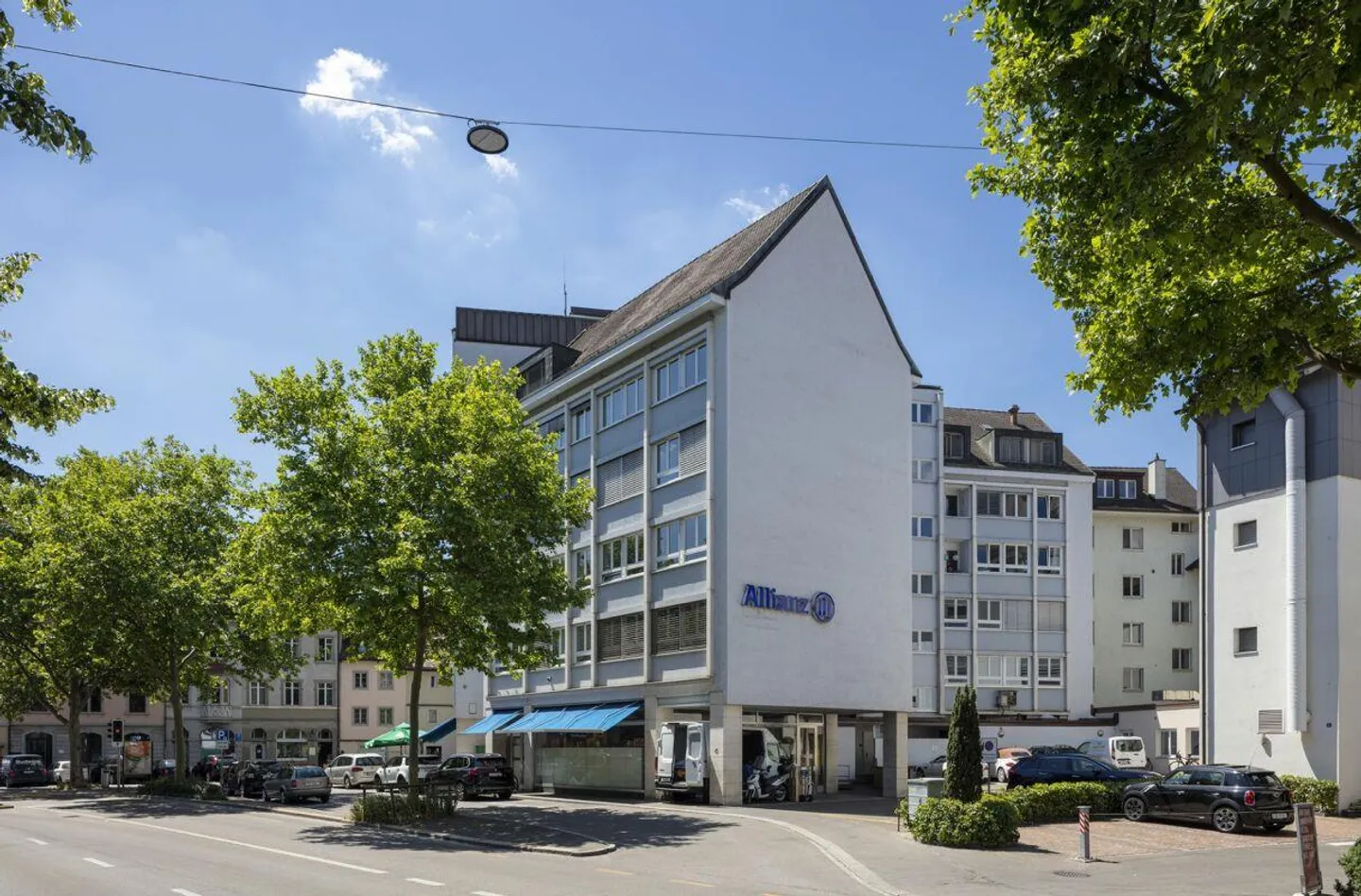 Bâtiment résidentiel et commercial situé au centre, à la périphérie de la vieille ville - Photo 1 sur 11