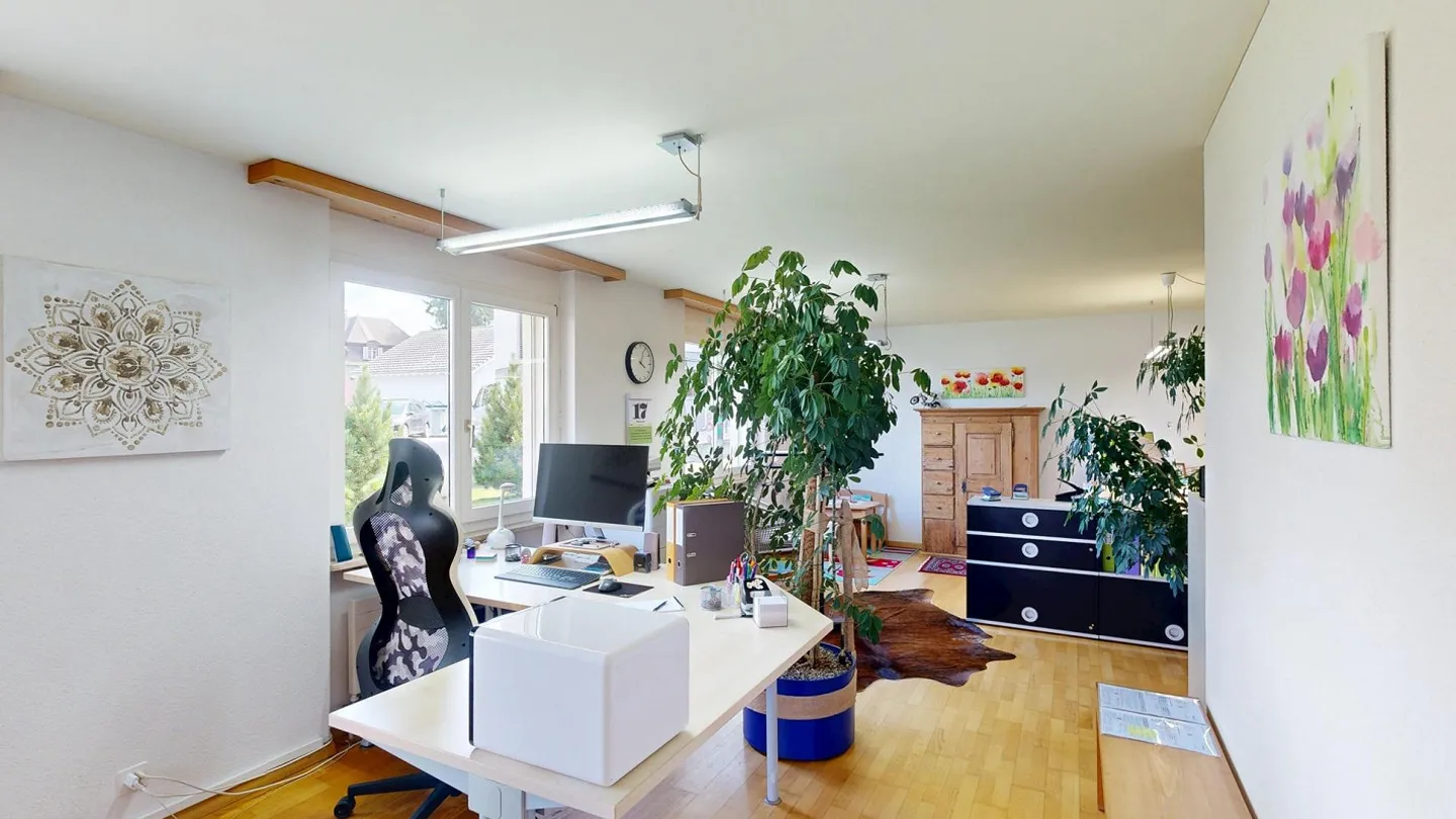 Grosszügiges Einfamilienhaus mit Einliegerwohnung und Büroräumlichk... - Foto 22 di 28
