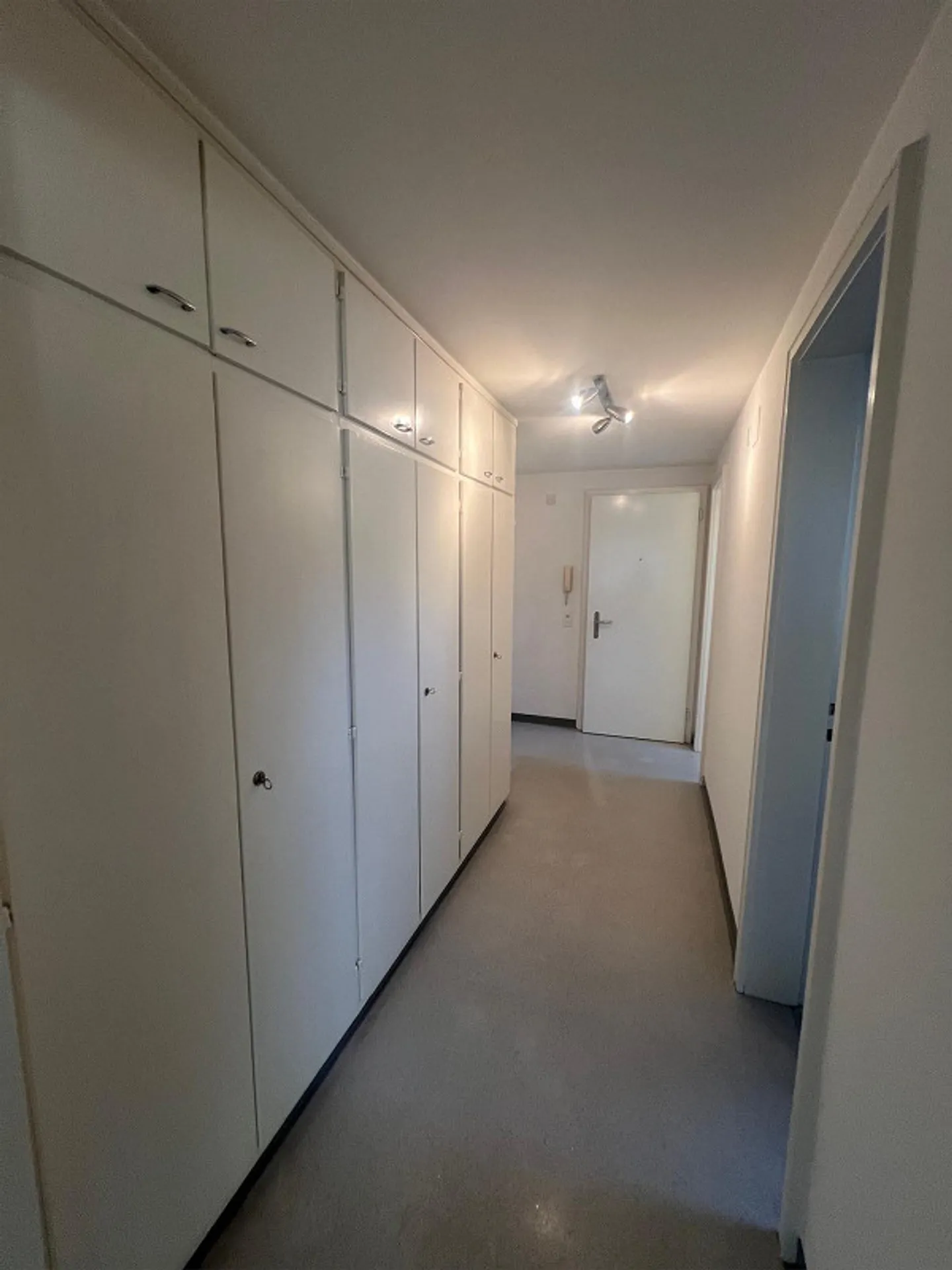 Beautiful 2-room attic apartment in the Lützelmatt district - Photo 6 of 6