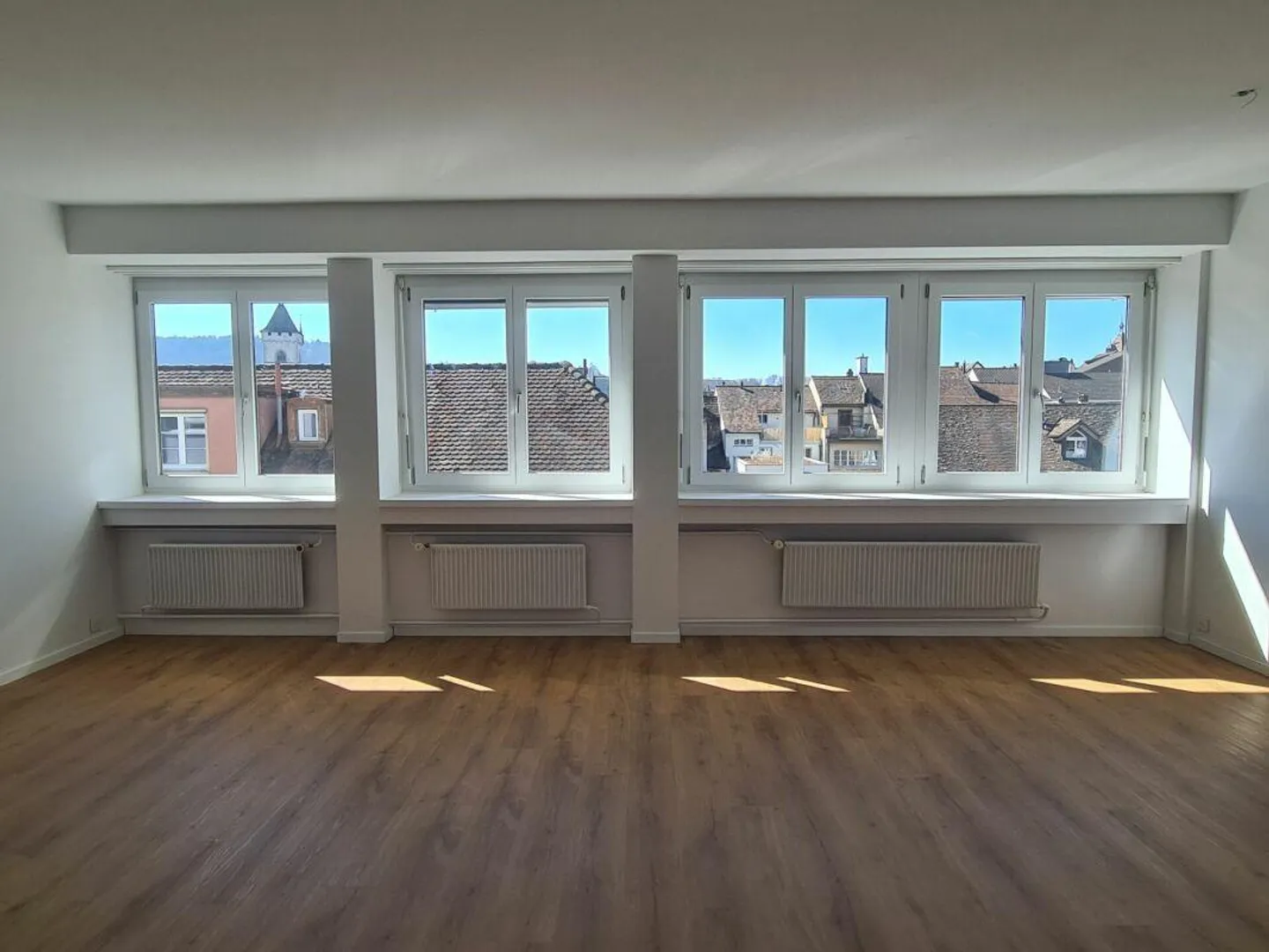 Bâtiment résidentiel et commercial situé au centre, à la périphérie de la vieille ville - Photo 6 sur 11