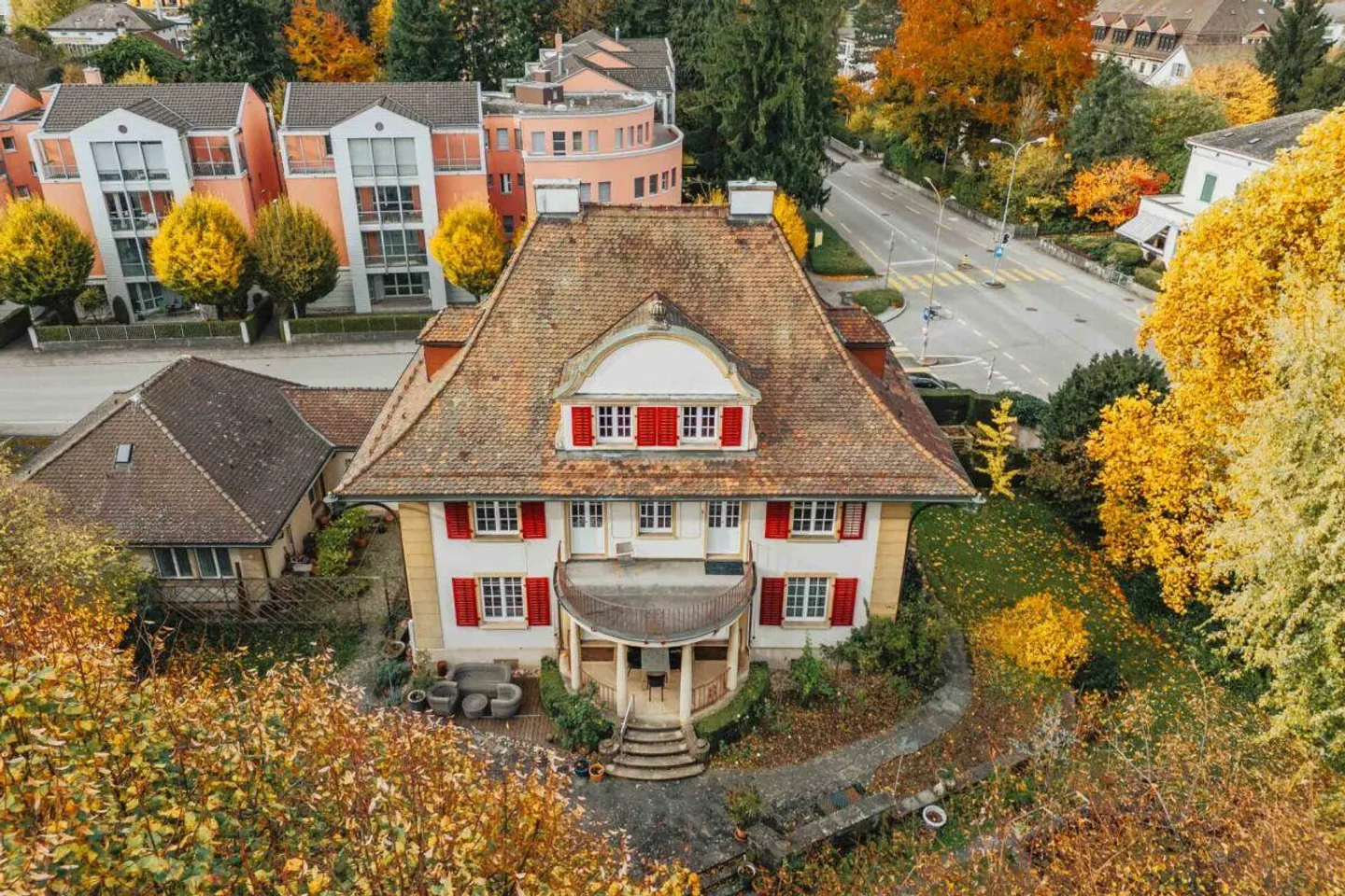 Villa mit Praxisanbau - Foto 4 von 30