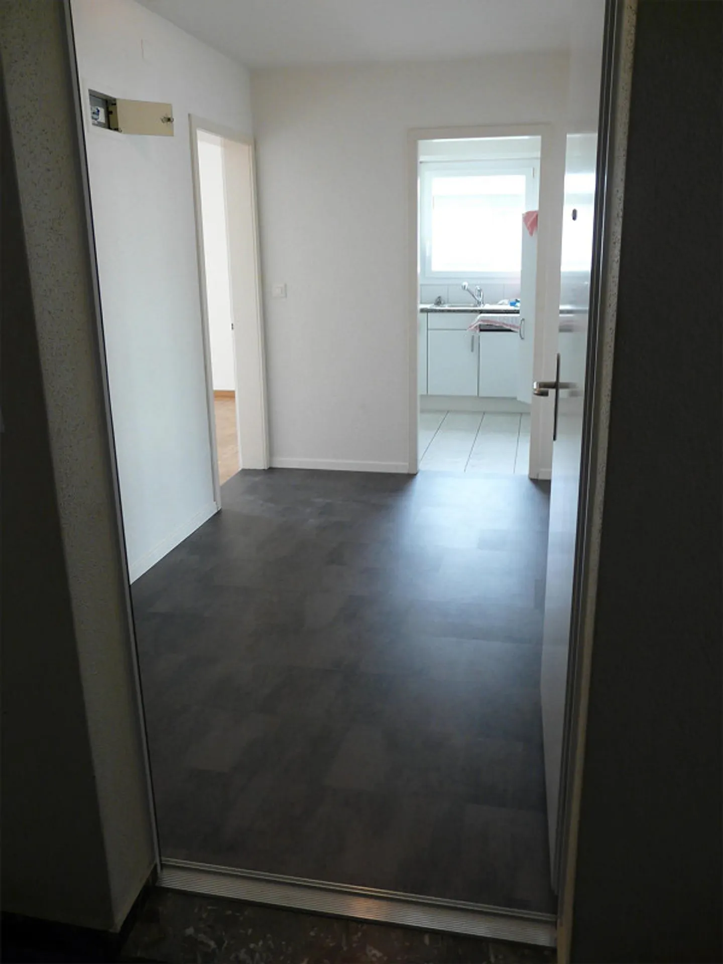 Bright and Quiet Apartment Near Old Zihl - Photo 7 of 15