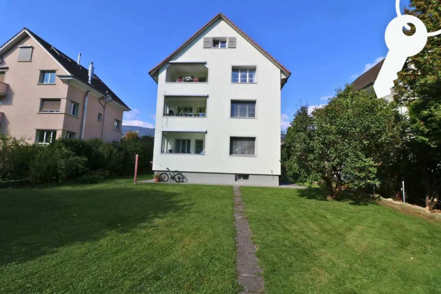 Beautiful 3-room old apartment in a quiet neighborhood - Photo 6 of 6