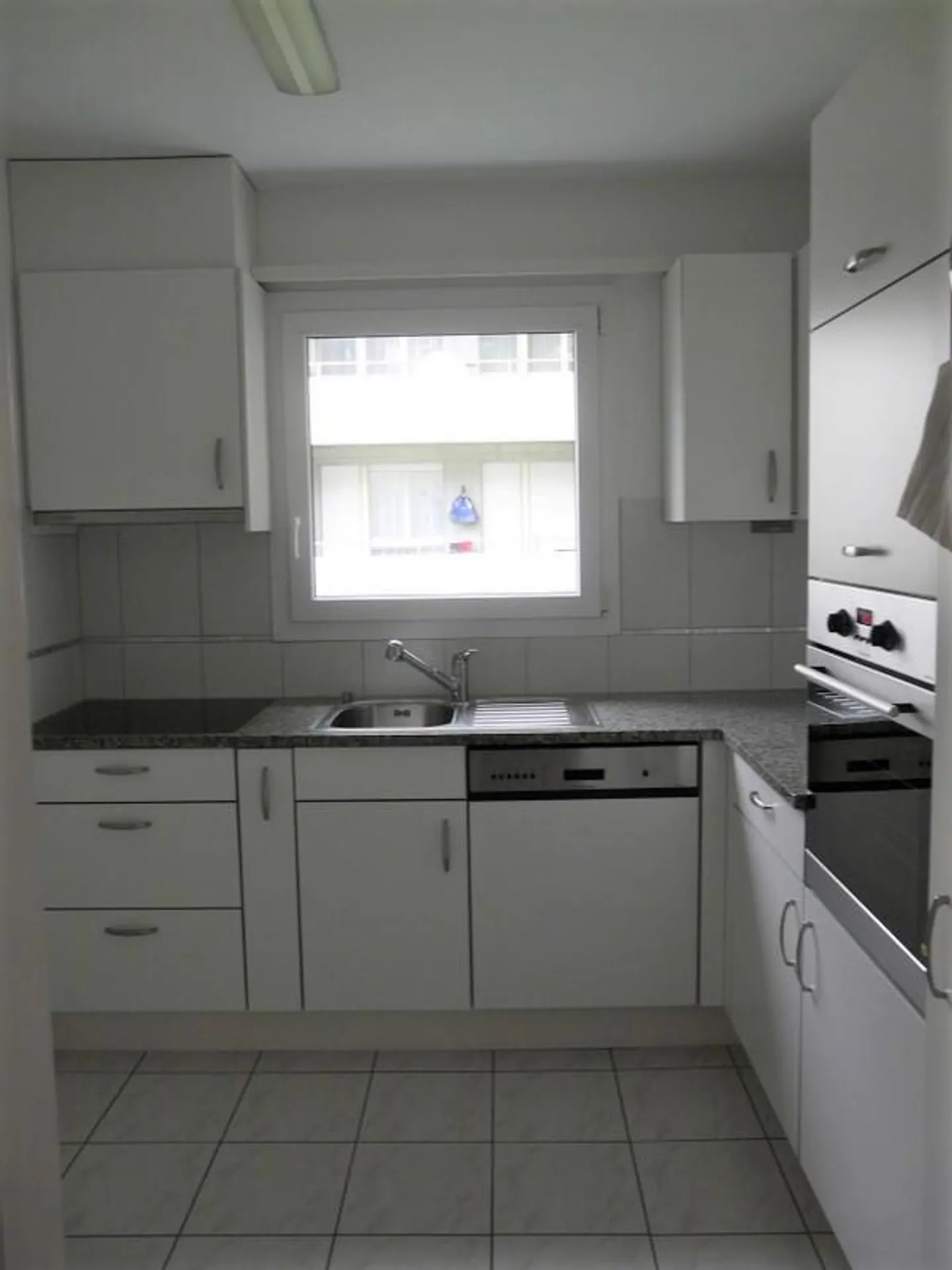 Bright and Quiet Apartment Near Old Zihl - Photo 8 of 15