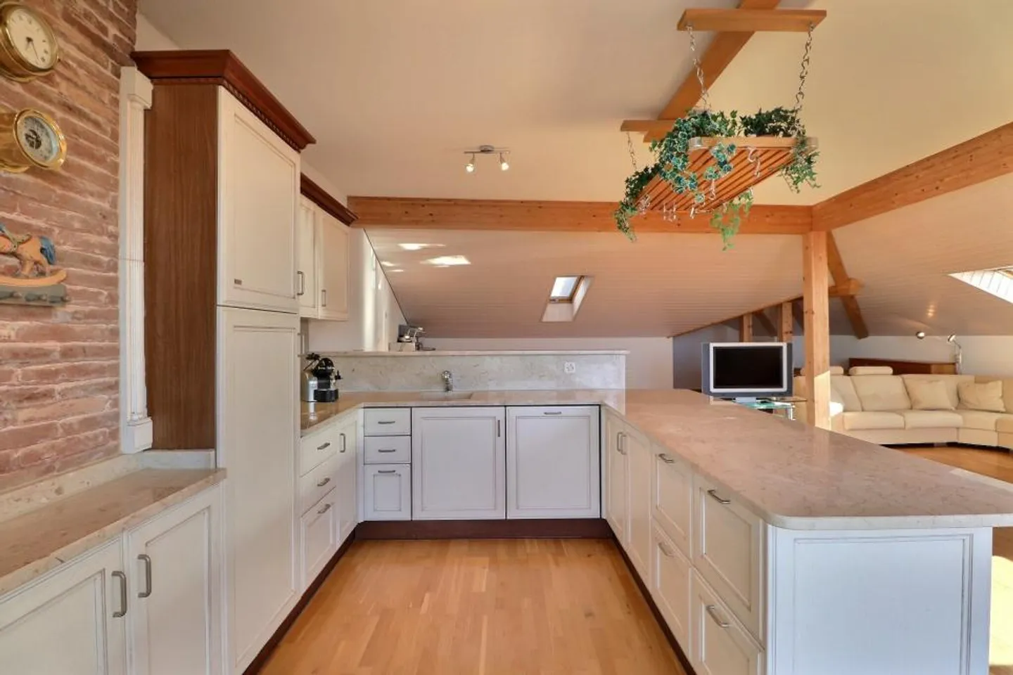 DUPLEX UNIQUE EN CENTRE AVEC VUE PANORAMIQUE - Photo 10 sur 23