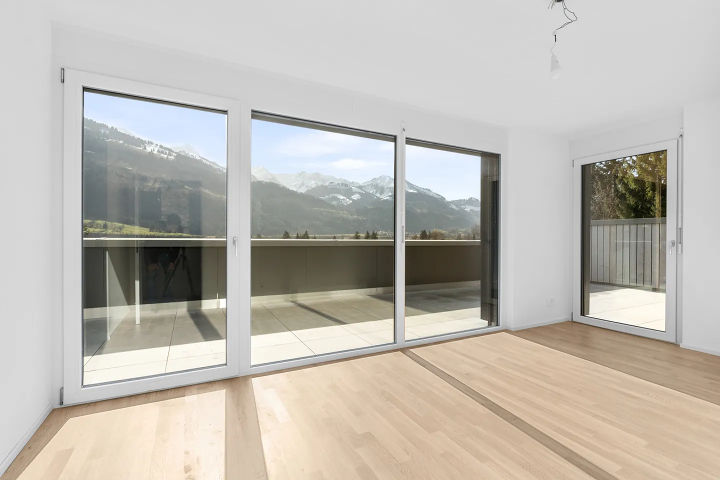 Modern Family Villas in Enney - Photo 5 of 10