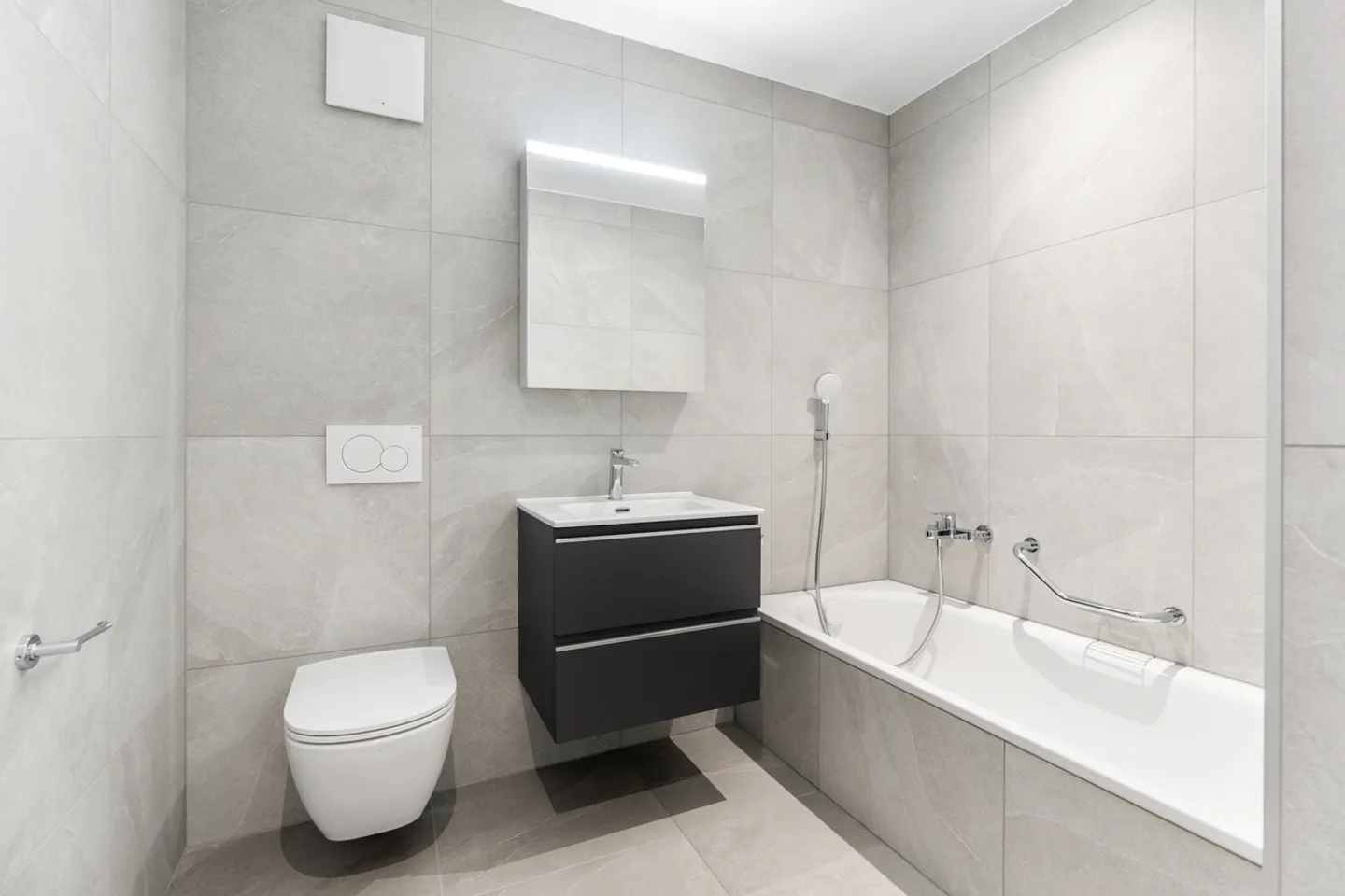 Modern Family Villas in Enney - Photo 6 of 10