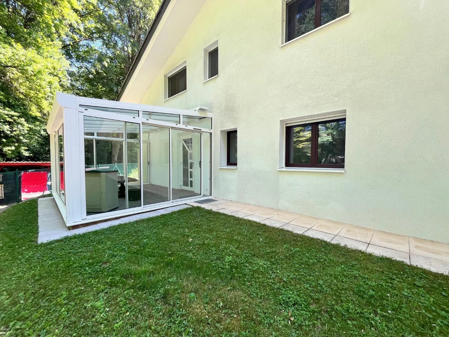 Pregny-Chambésy - 3-room furnished apartment (55 m²) with sunroom and garden - Absolutely quiet - Photo 11 of 12