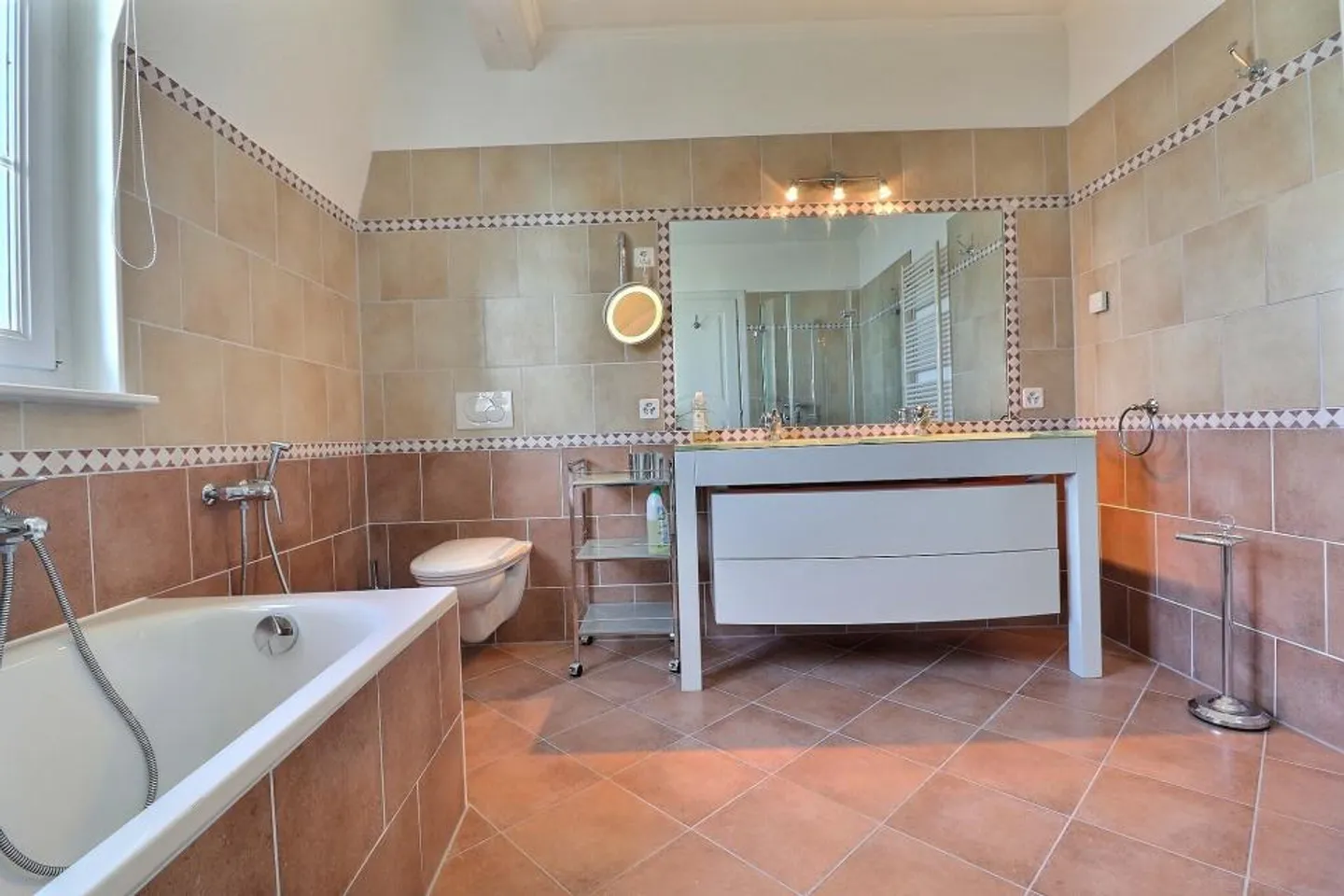 DUPLEX UNIQUE EN CENTRE AVEC VUE PANORAMIQUE - Photo 22 sur 23