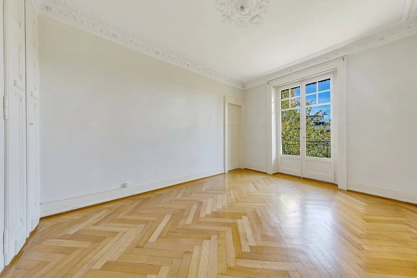 Magnificent 5.5-room apartment in the Hausmann style - Photo 7 of 9