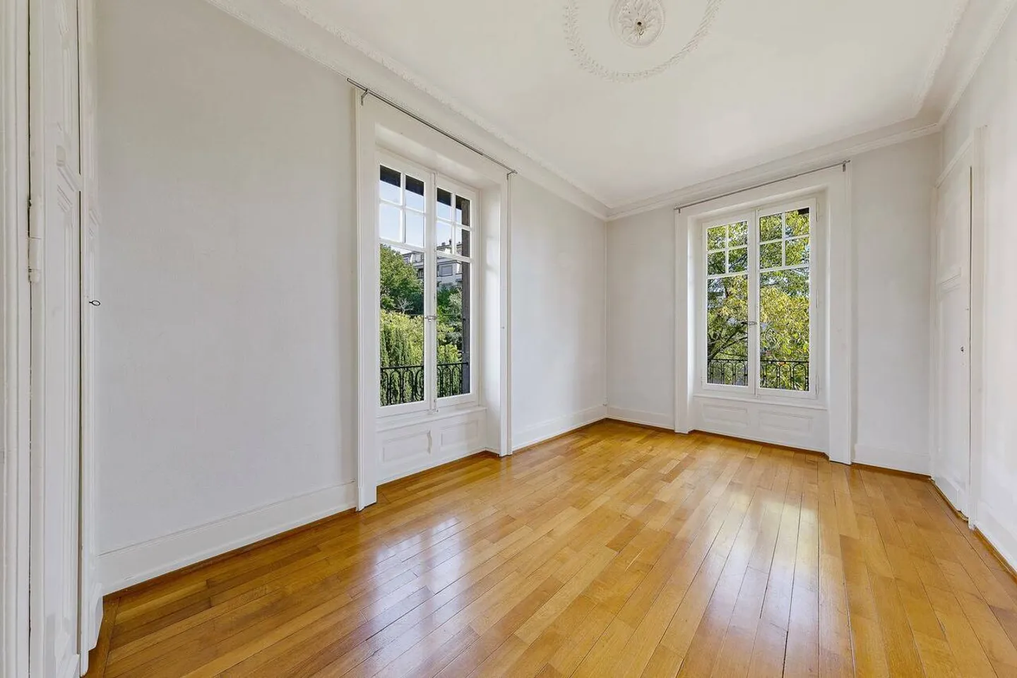 Magnificent 5.5-room apartment in the Hausmann style - Photo 8 of 9