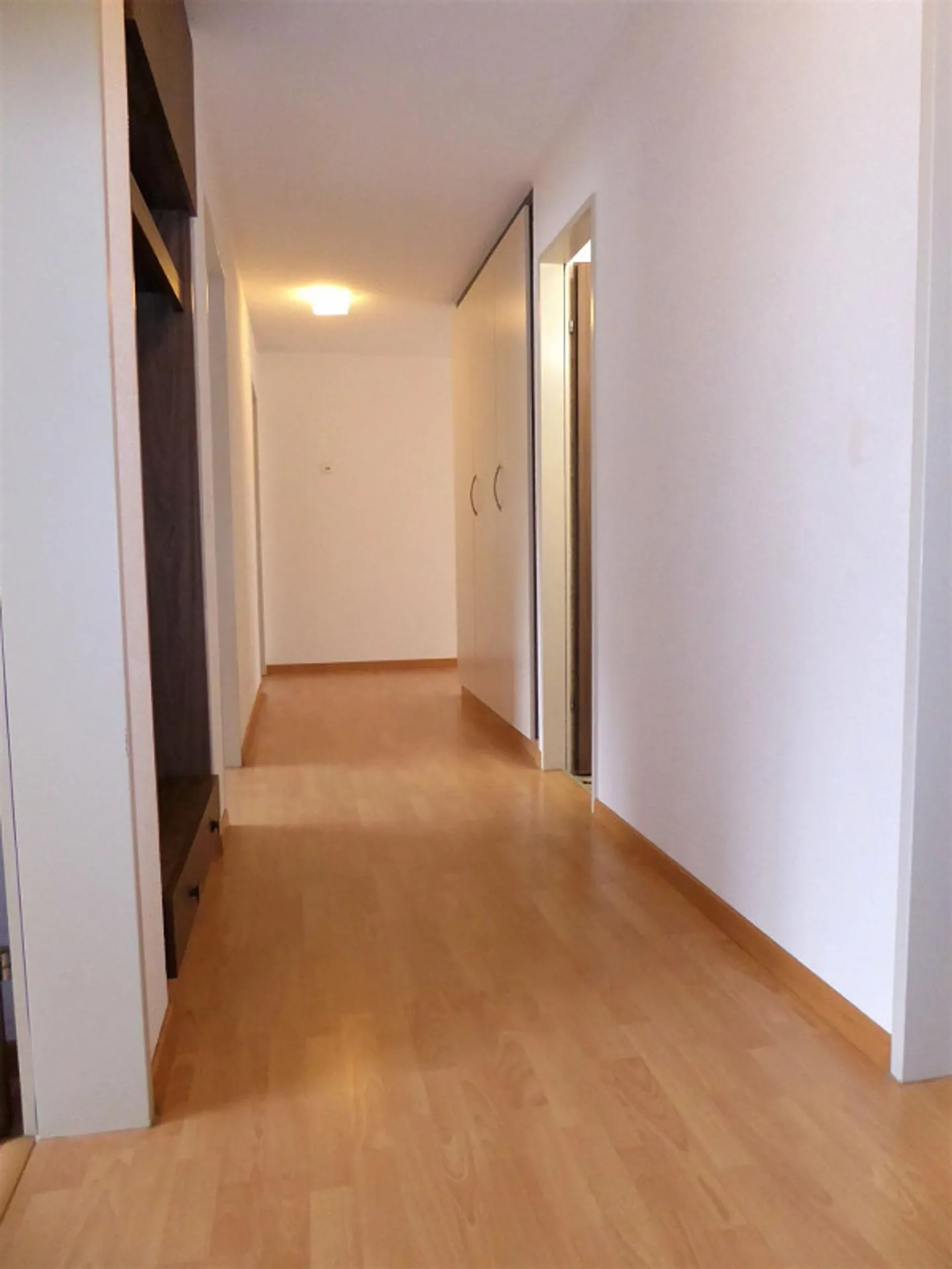 Appartamento soleggiato di 4,5 stanze al 3° piano - Foto 9 di 12