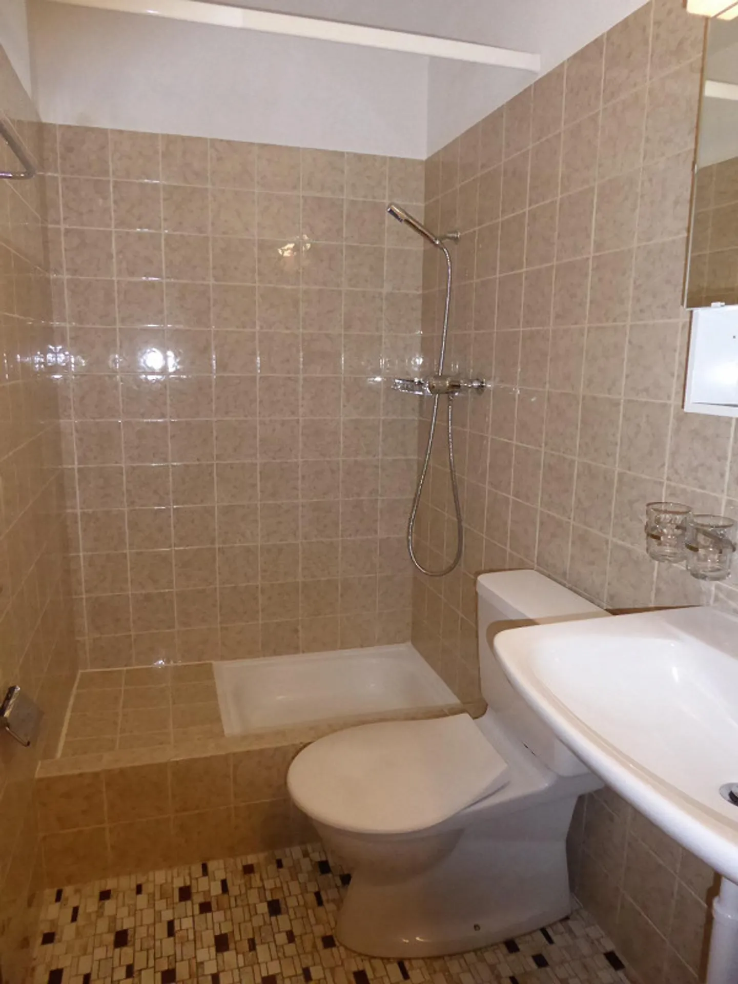 Appartamento soleggiato di 4,5 stanze al 3° piano - Foto 10 di 12