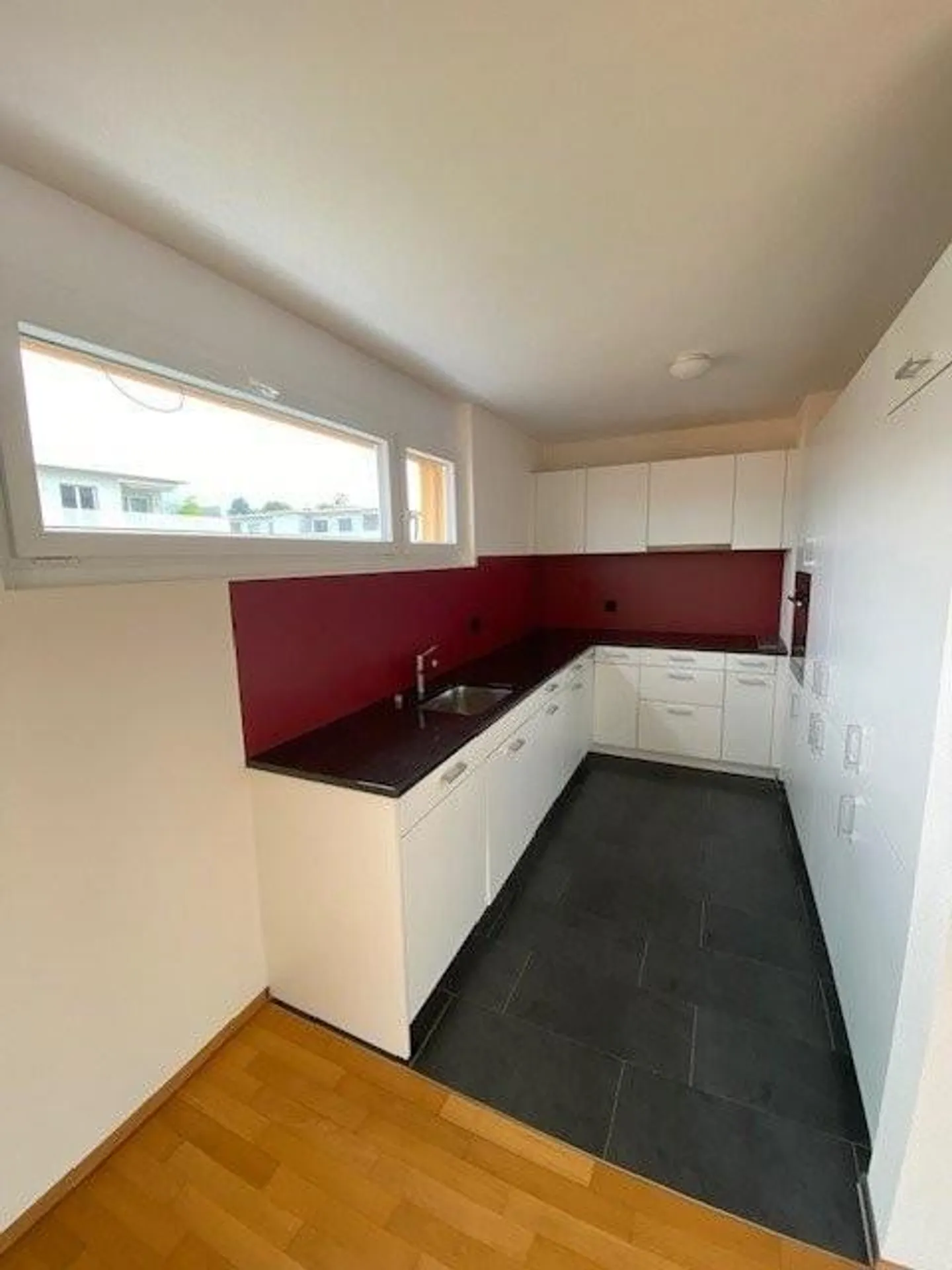 Appartamento 4.5 stanze in un quartiere residenziale adatto alle famiglie - Foto 2 di 10