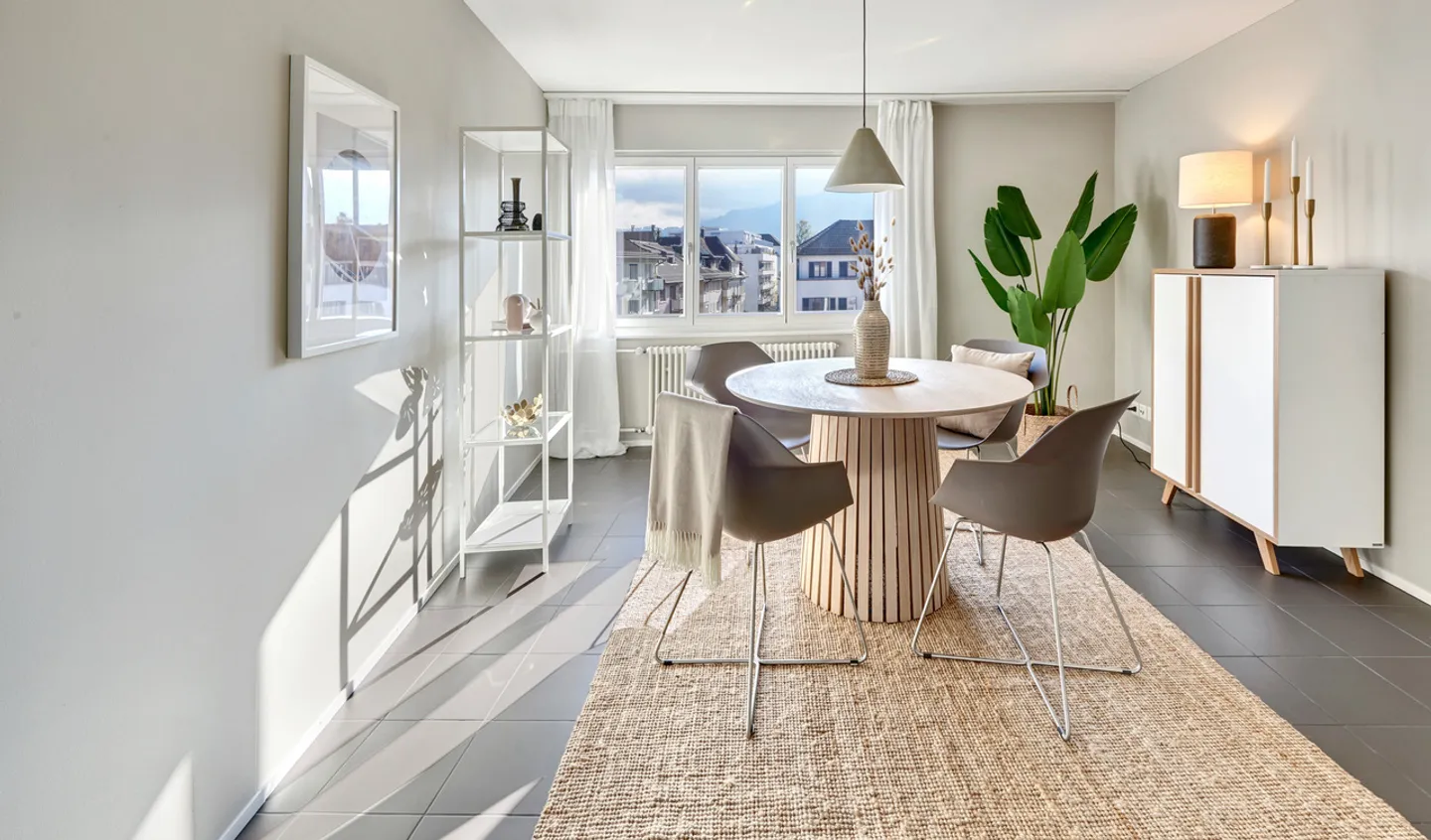 Renovated apartment in the heart of Lucerne with a view of Pilatus - Photo 1 of 5
