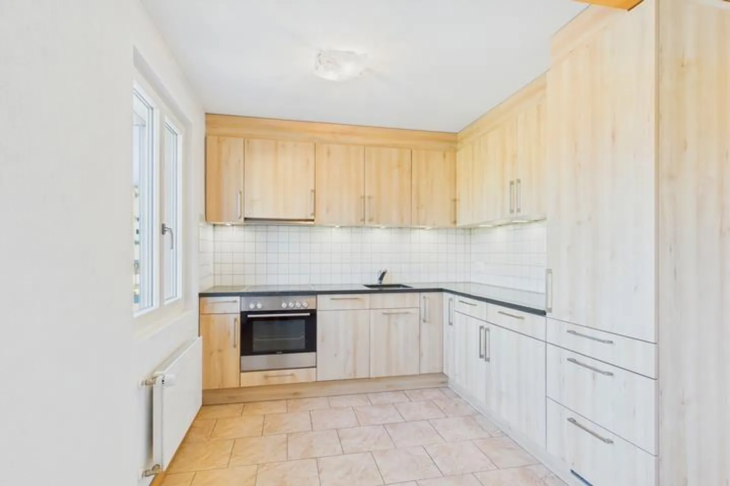 Residential building for sale - Photo 3 of 8