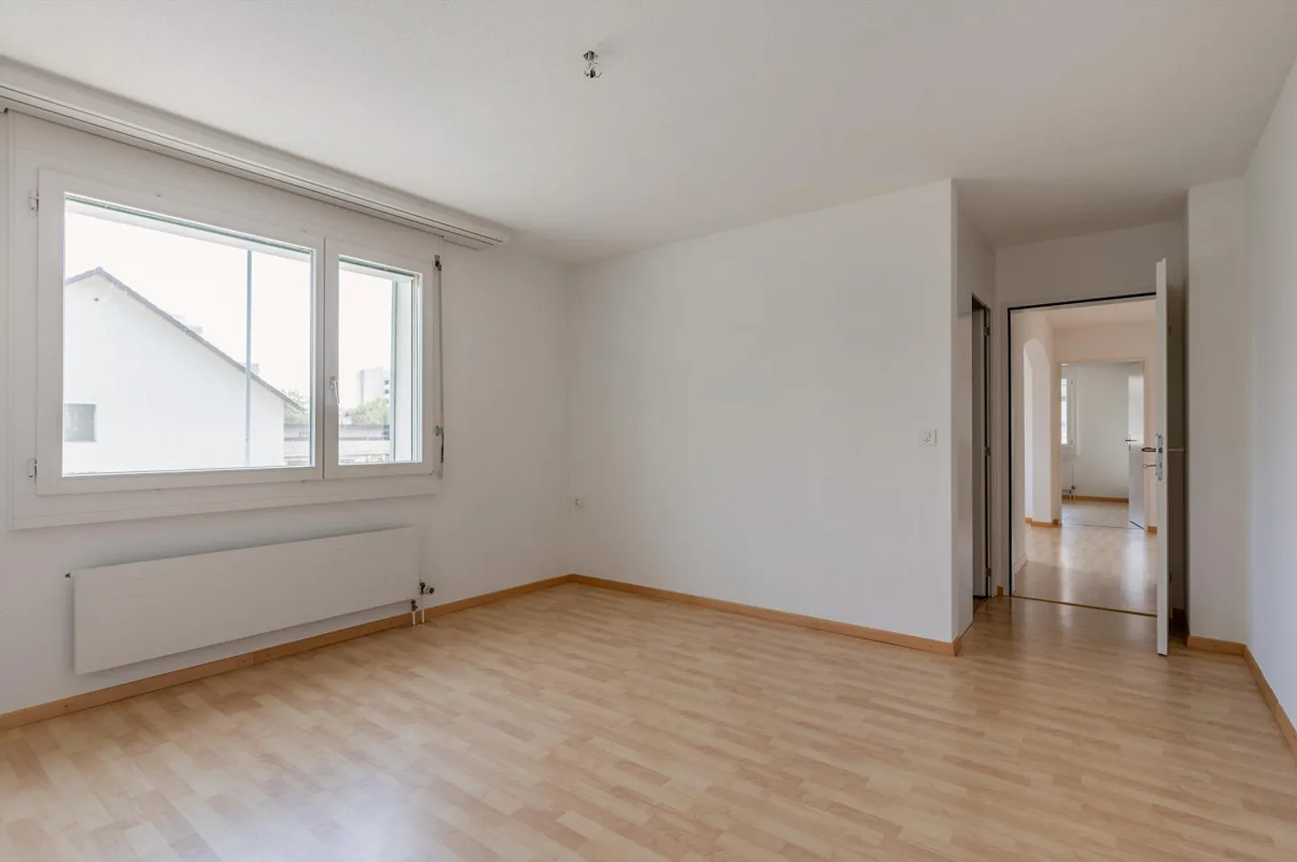 Grosszügige 4-Zimmerwohnung mit Balkonen - Foto 7 von 12