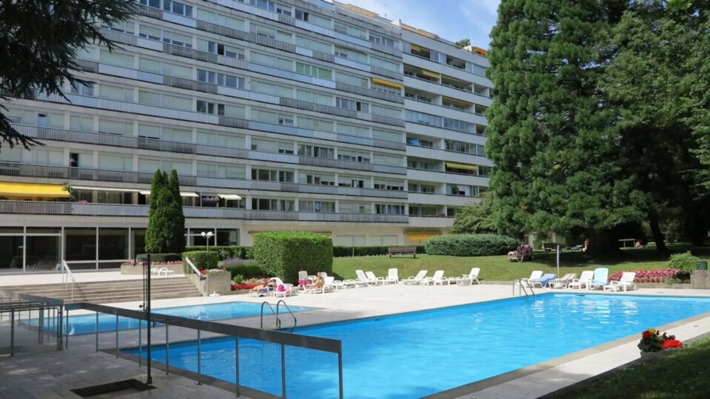 LUXURIÖSES UND GERÄUMIGES WOHNUNG IN EINER LUXUSRESIDENZ - Foto 2 von 10