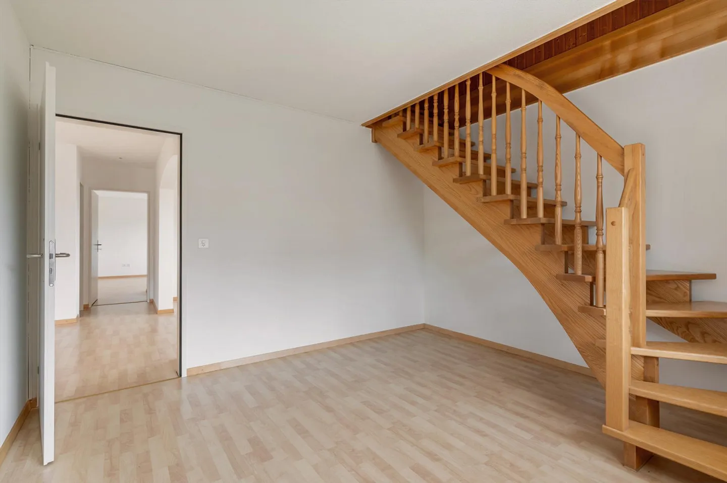 Grosszügige 4-Zimmerwohnung mit Balkonen - Foto 8 von 12