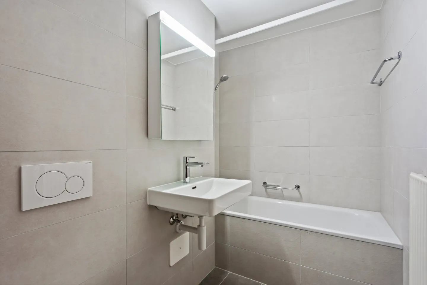 Minergie Building | Renovated Apartment with Free Deposit - Photo 7 of 12