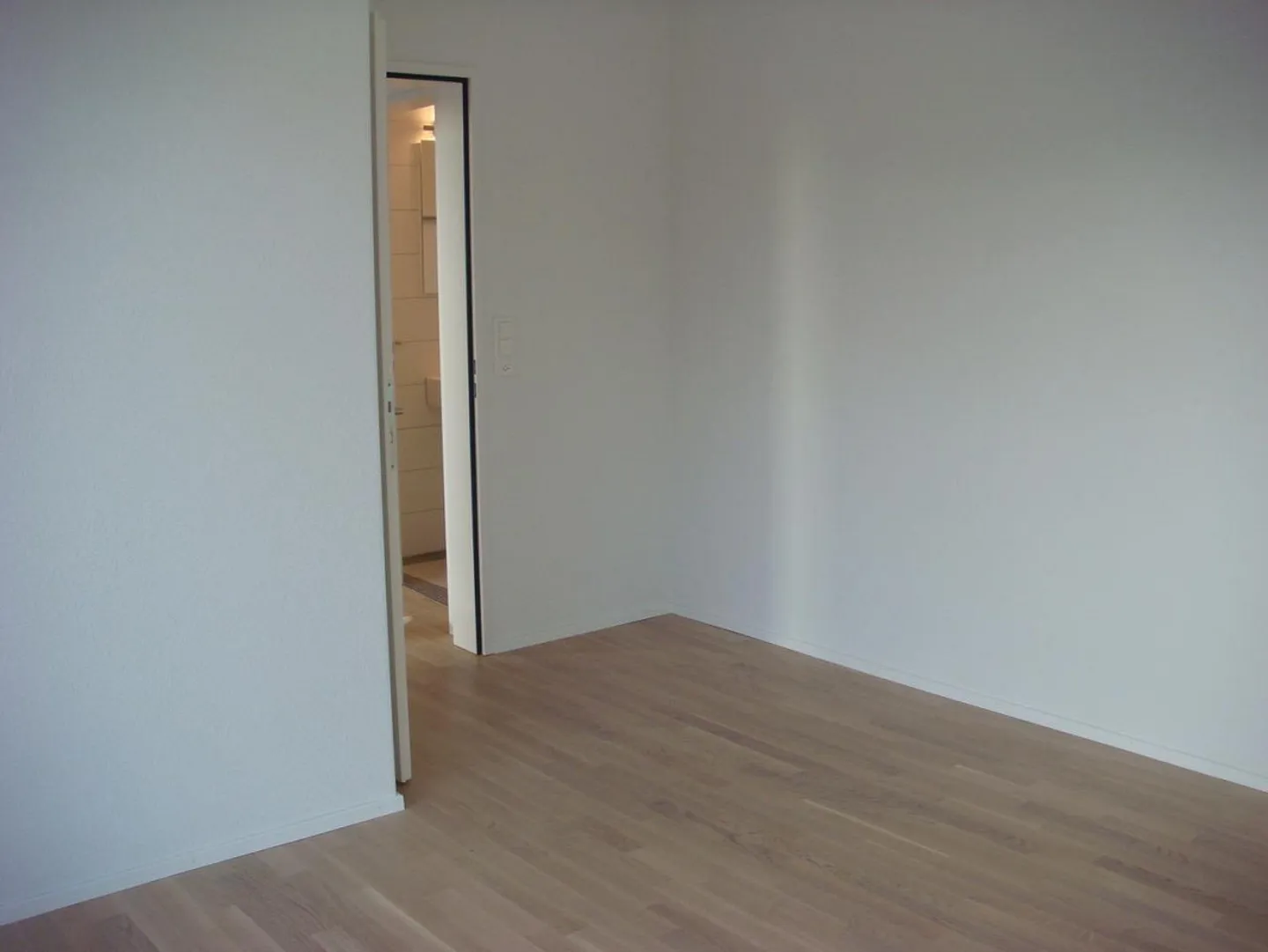 Modernes Attikawohnung mit Terrasse - Foto 6 von 9