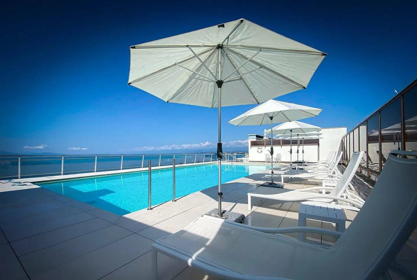 Magnificent 7-Room Penthouse on the Lakefront - Photo 13 of 13