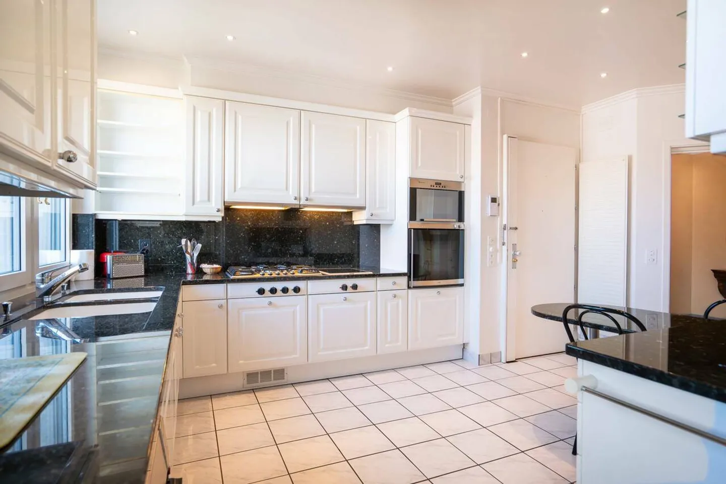 Magnificent 7-Room Penthouse on the Lakefront - Photo 4 of 13