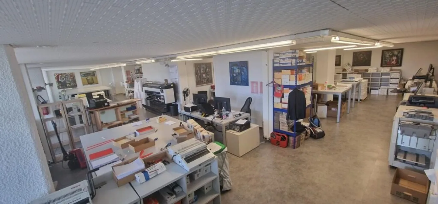 Beautiful commercial space of approximately 250 m2 on the ground floor in Renens - Photo 4 of 4