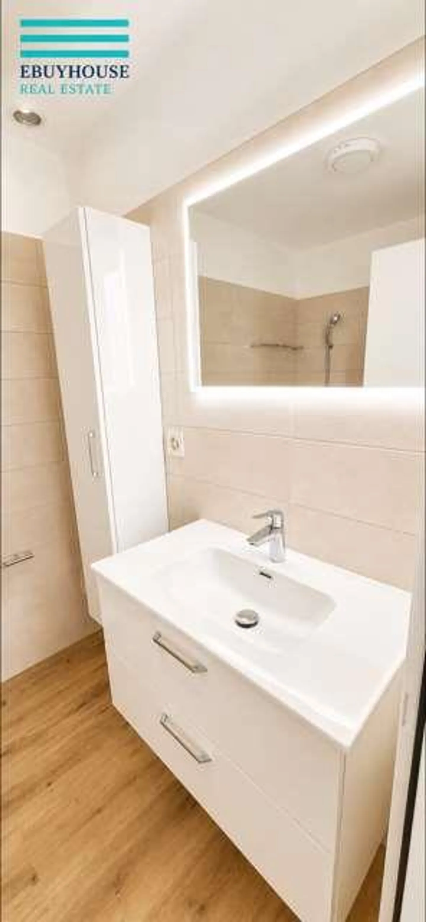 Appartamento elegante con ampia zona giorno e terrazza - Photo 10 of 13