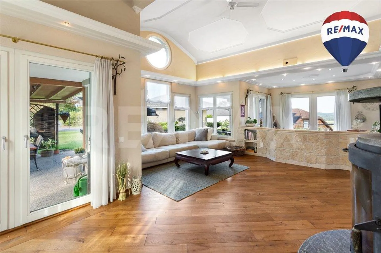 Maison individuelle de 10 pièces dans un emplacement dégagé, construite selon le nombre d'or ! - Photo 2 sur 12