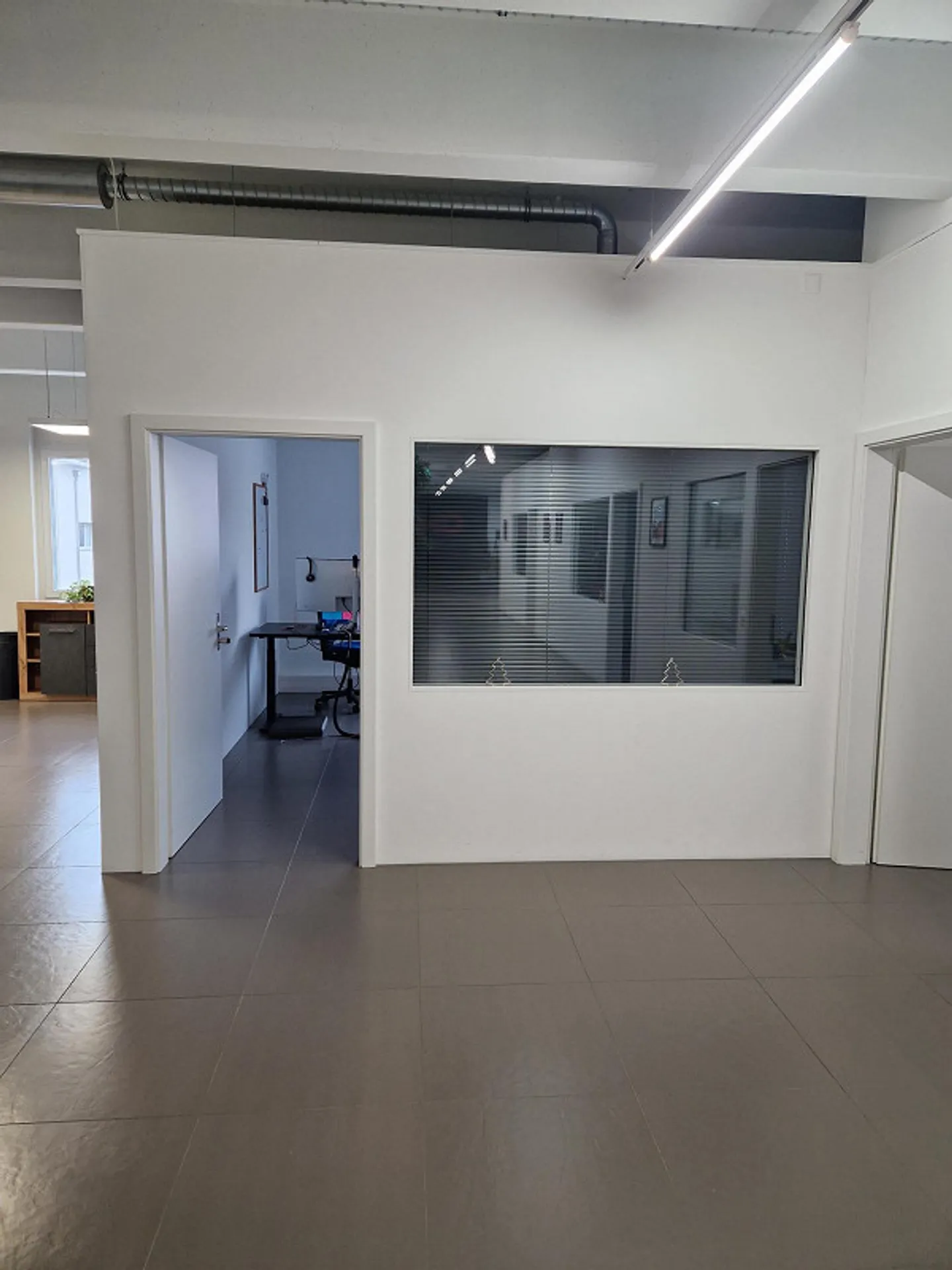 Uffici/pratiche all'avanguardia - superficie totale fino a 840m2 possibile! - Foto 8 di 15