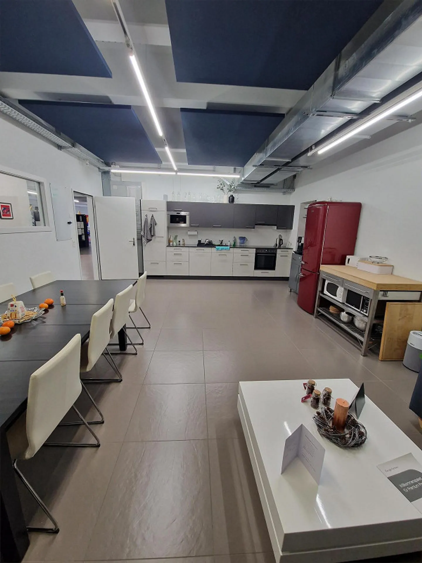 Uffici/pratiche all'avanguardia - superficie totale fino a 840m2 possibile! - Foto 9 di 15