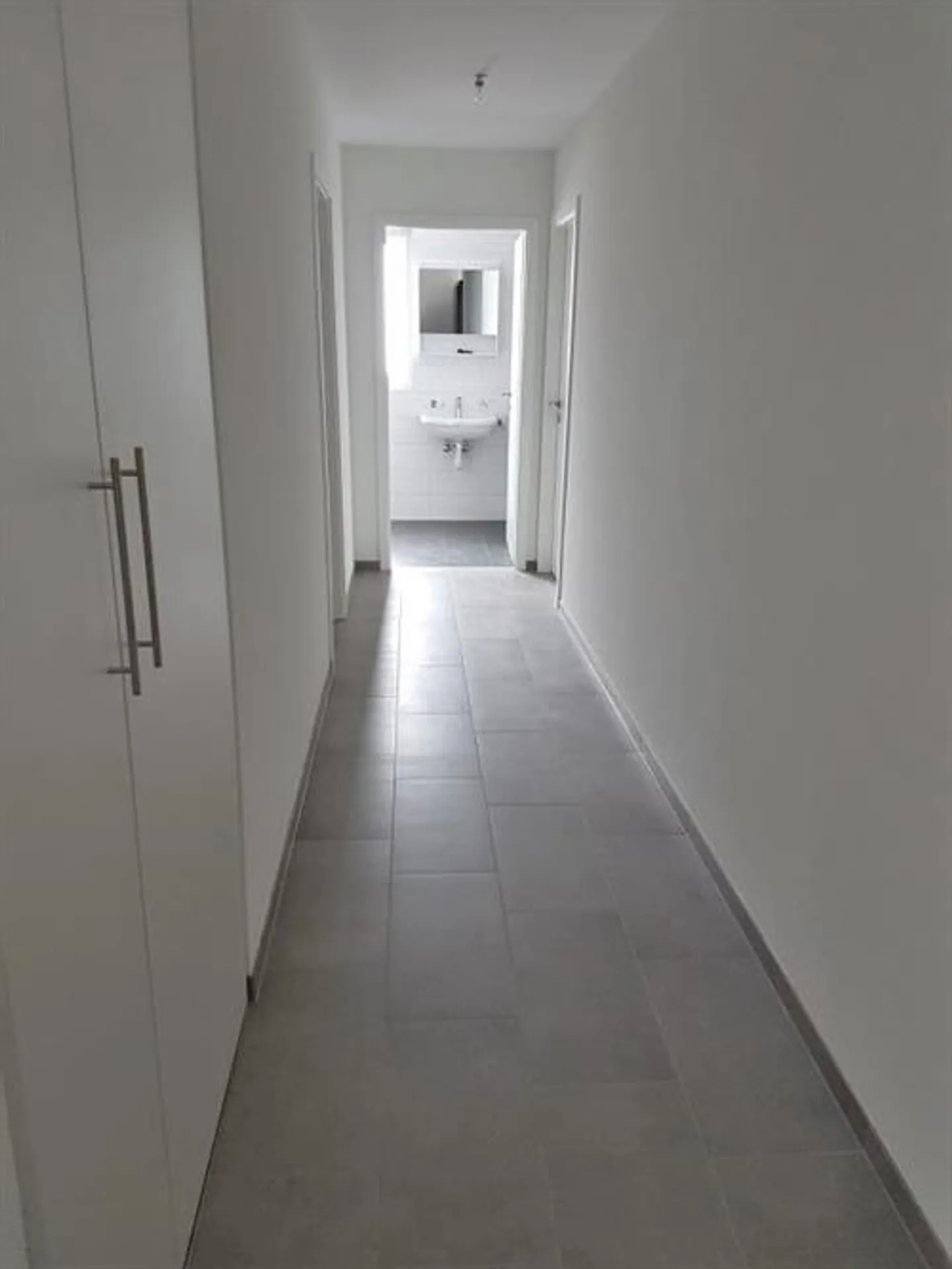 In affitto a St-Pierre-de-Clages, affascinante appartamento 3.5 al piano terra con terrazza - Foto 6 di 8