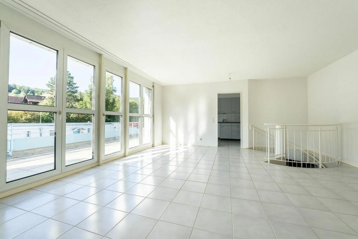 Itingen / 4.5 Zimmer Maisonette / Duplexwohnung links - Foto 2 von 9