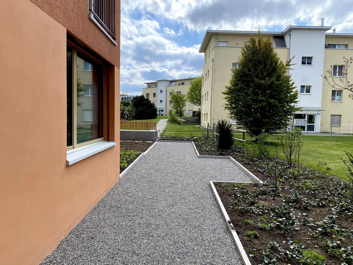 Geräumige Wohnung mit Garten - Foto 2 von 7