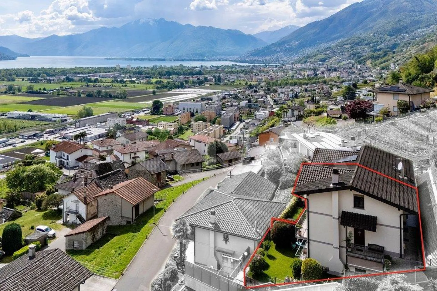 Casa 7.5 locali con vista lago - Foto 1 di 13
