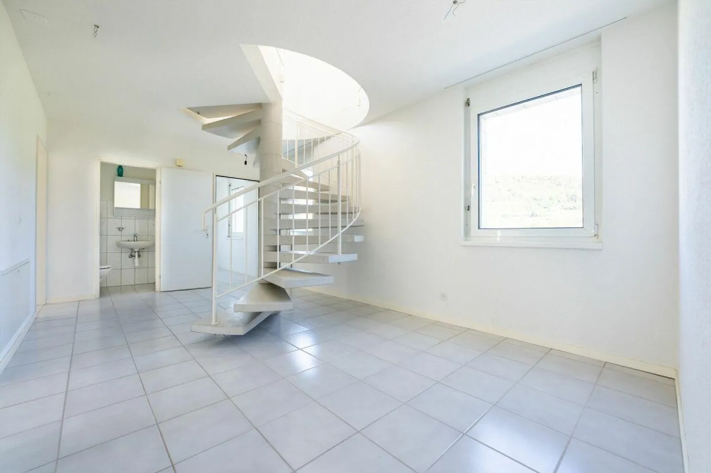 Itingen / 4.5 Zimmer Maisonette / Duplexwohnung links - Foto 6 von 9